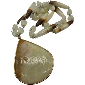 Elegant Vintage Alabaster Pendant Necklace